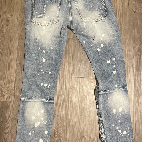 Mnml jeans never worn zipper sides on bottem of the legs. - Picture 3 of 4